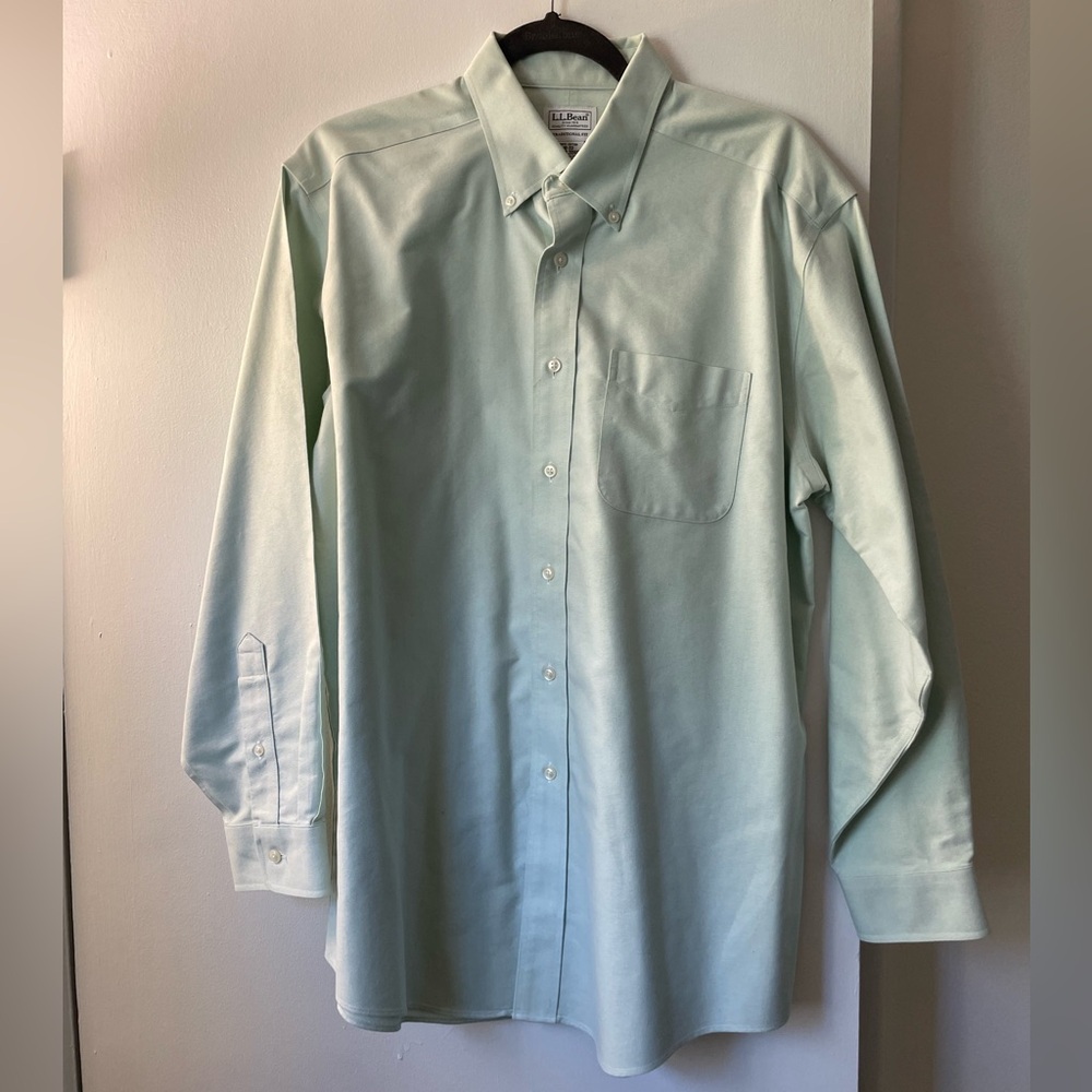 L.L. Bean Men's Mint Green Button-Down Shirt